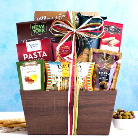 italian food gift basket of pasta