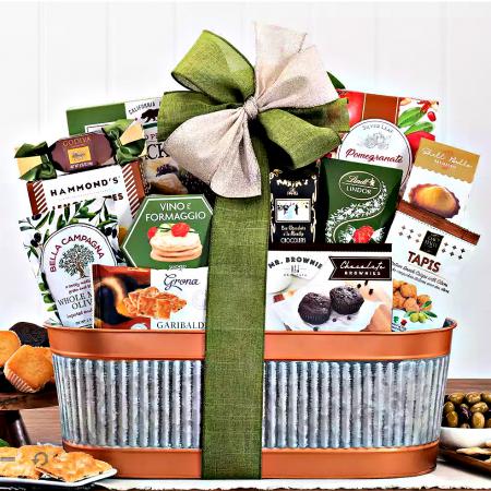 SWEET AND SAVERY THREAT GIFT BASKET FOR ALL